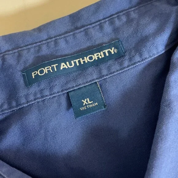 Easy Care Wrinkle Resistant Long Sleeve Button Down Shirt w/ Pocket - Picture 7 of 8